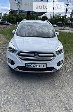 Внедорожник / Кроссовер Ford Kuga 2018 в 