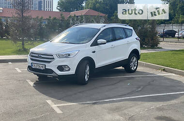 Внедорожник / Кроссовер Ford Kuga 2019 в Киеве