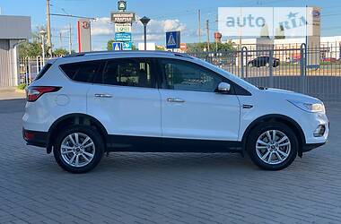 Внедорожник / Кроссовер Ford Kuga 2018 в 
