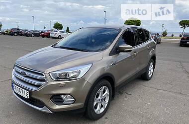 Позашляховик / Кросовер Ford Kuga 2019 в Черкасах