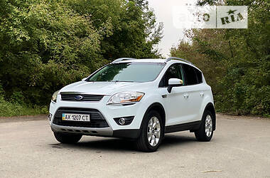 Внедорожник / Кроссовер Ford Kuga 2012 в 