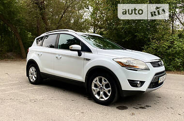 Внедорожник / Кроссовер Ford Kuga 2012 в 