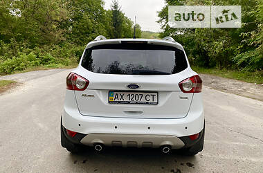 Внедорожник / Кроссовер Ford Kuga 2012 в 