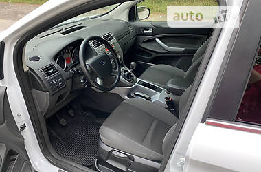 Внедорожник / Кроссовер Ford Kuga 2012 в 