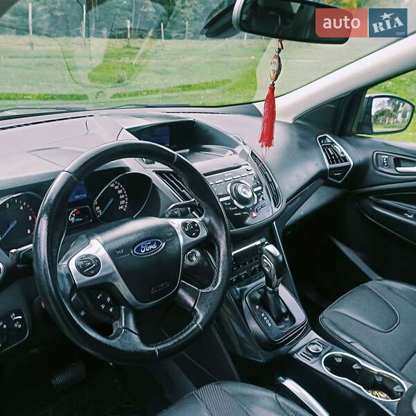 Внедорожник / Кроссовер Ford Kuga 2014 в Снятине
