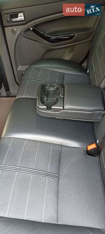 Позашляховик / Кросовер Ford Kuga 2011 в Луцьку