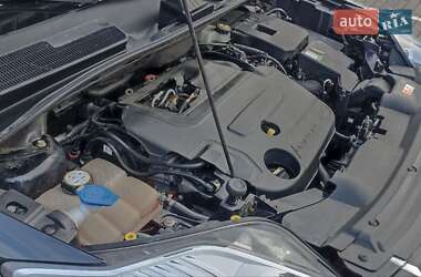 Внедорожник / Кроссовер Ford Kuga 2011 в 