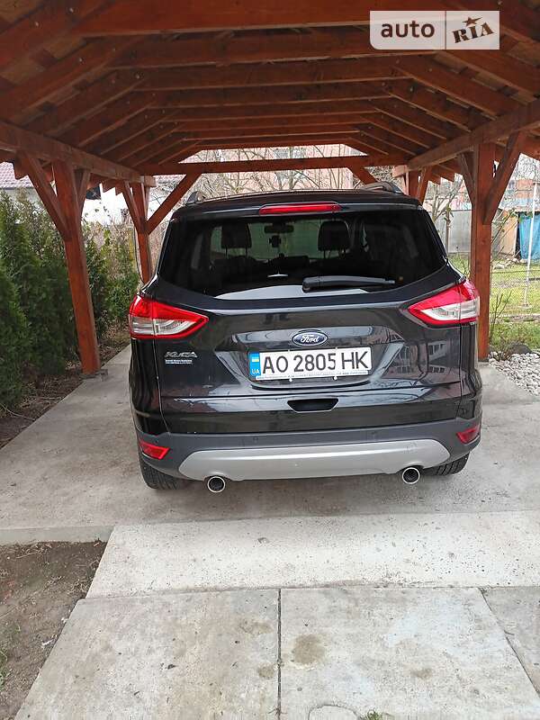 Внедорожник / Кроссовер Ford Kuga 2013 в Хусте