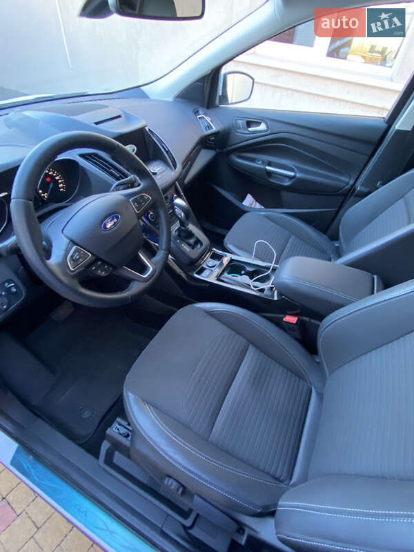 Позашляховик / Кросовер Ford Kuga 2019 в Києві