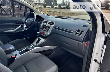 Внедорожник / Кроссовер Ford Kuga 2013 в 