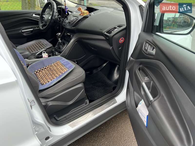 Позашляховик / Кросовер Ford Kuga 2016 в Красилові