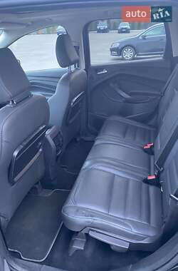 Внедорожник / Кроссовер Ford Kuga 2017 в 