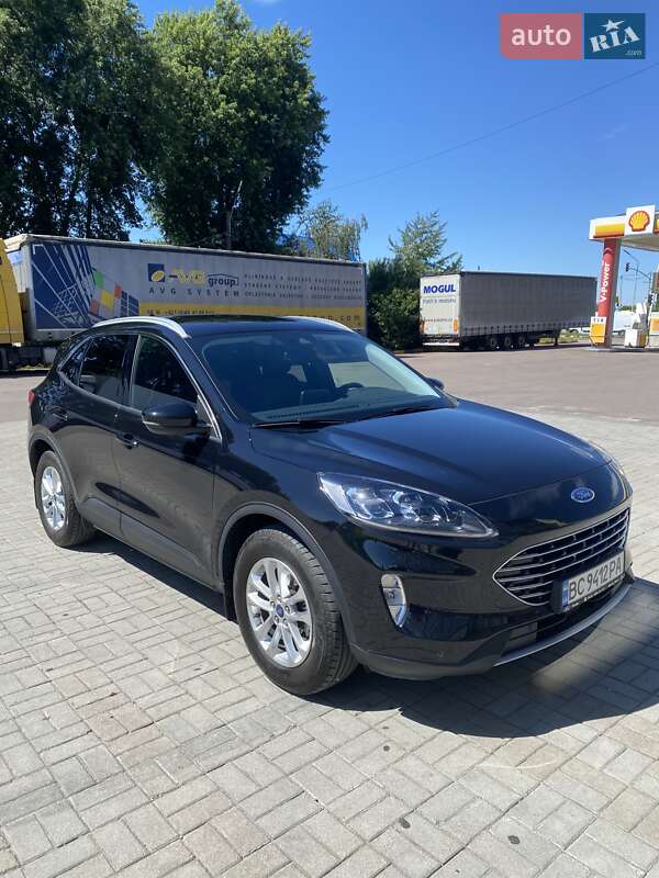 Внедорожник / Кроссовер Ford Kuga 2021 в Львове