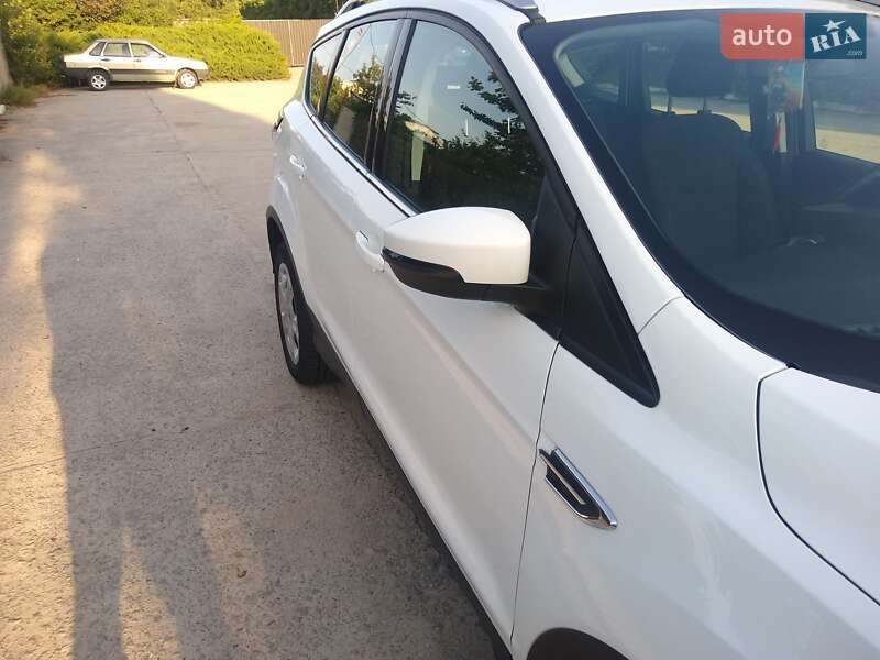 Внедорожник / Кроссовер Ford Kuga 2017 в Вараше фото 12 Внедорожник / Кроссовер Ford Kuga 2017 в Вараше