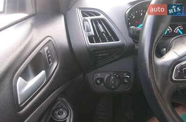 Позашляховик / Кросовер Ford Kuga 2017 в Вараші