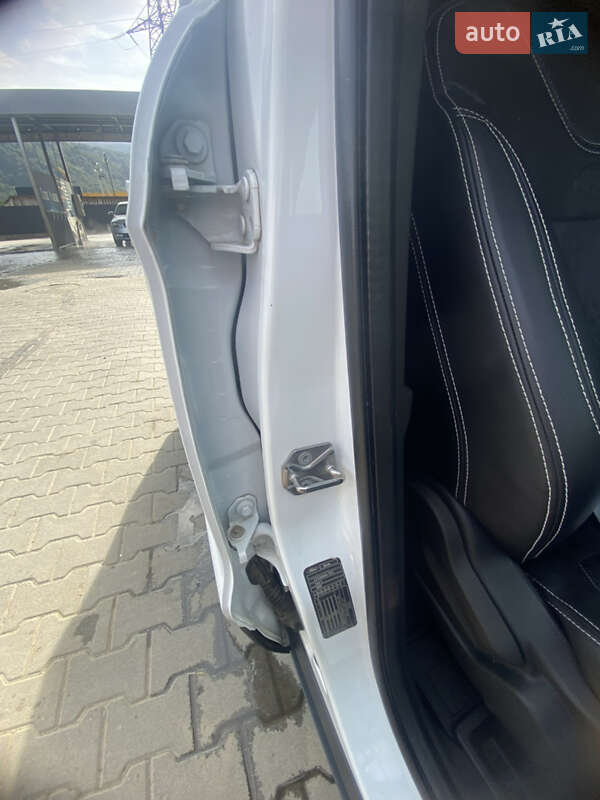 Позашляховик / Кросовер Ford Kuga 2013 в Львові