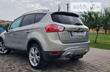 Позашляховик / Кросовер Ford Kuga 2010 в Млиніві