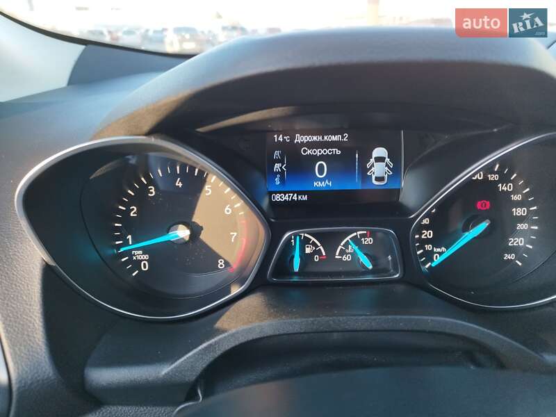 Внедорожник / Кроссовер Ford Kuga 2017 в Чутове