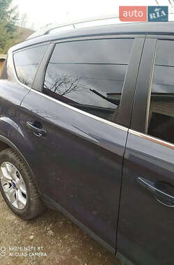 Внедорожник / Кроссовер Ford Kuga 2011 в 