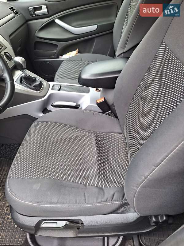 Позашляховик / Кросовер Ford Kuga 2011 в Шептицькому