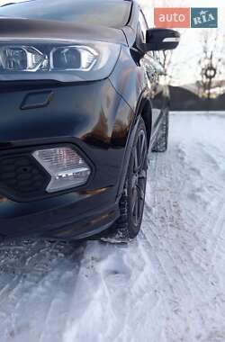 Внедорожник / Кроссовер Ford Kuga 2018 в 
