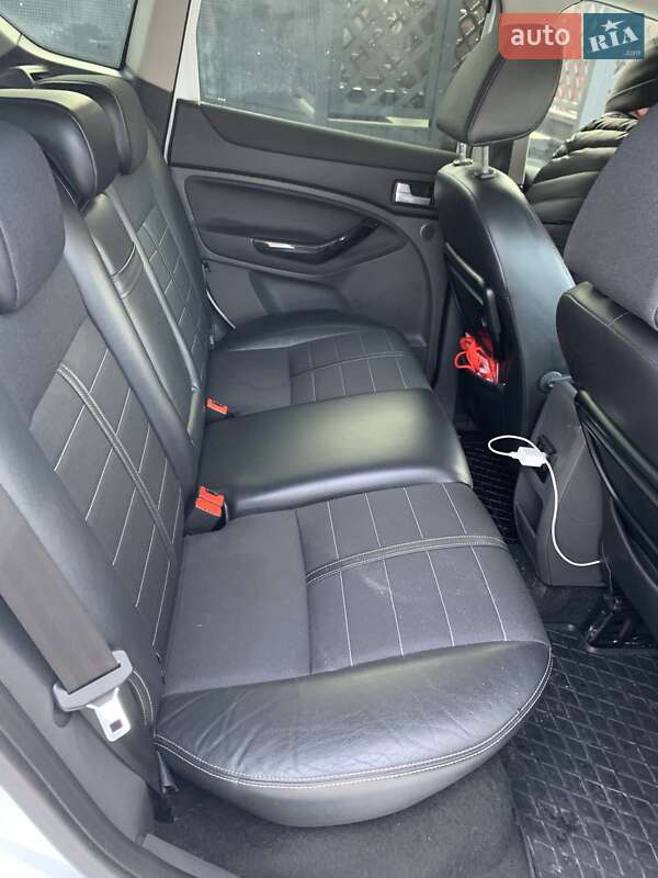 Внедорожник / Кроссовер Ford Kuga 2012 в Ровно