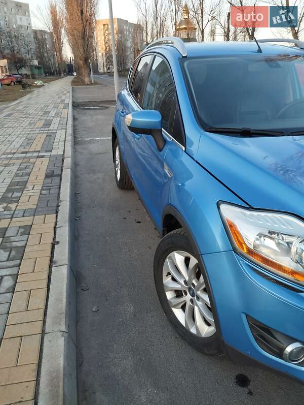 Внедорожник / Кроссовер Ford Kuga 2010 в Южноукраинске