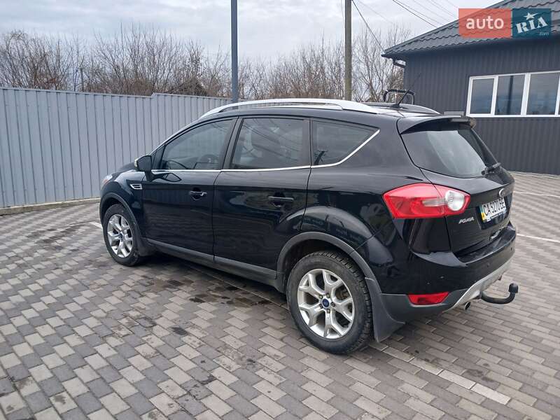 Внедорожник / Кроссовер Ford Kuga 2011 в Ичне