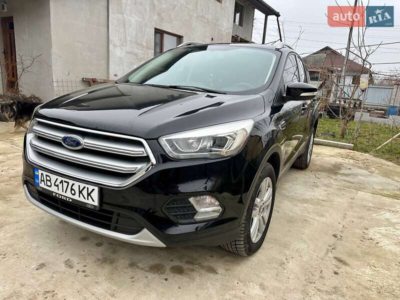 Внедорожник / Кроссовер Ford Kuga 2018 в Томашполе