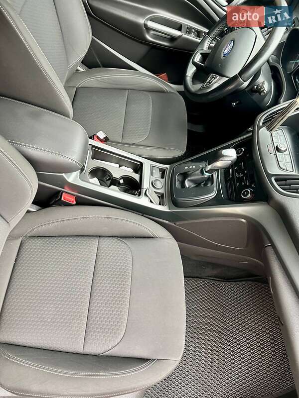 Внедорожник / Кроссовер Ford Kuga 2018 в Томашполе