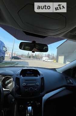 Внедорожник / Кроссовер Ford Kuga 2017 в Львове