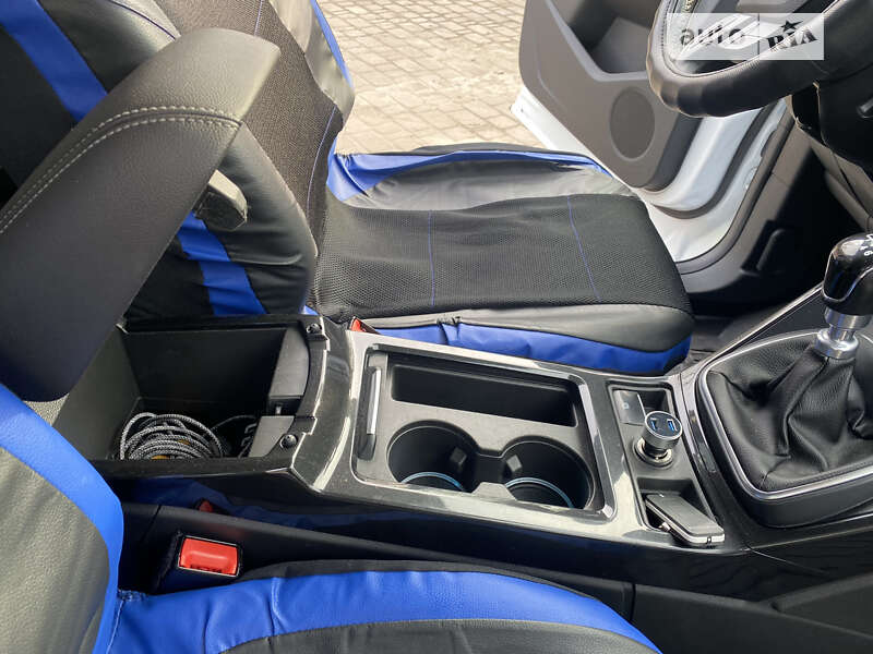 Внедорожник / Кроссовер Ford Kuga 2016 в Киеве фото 9 Внедорожник / Кроссовер Ford Kuga 2016 в Киеве