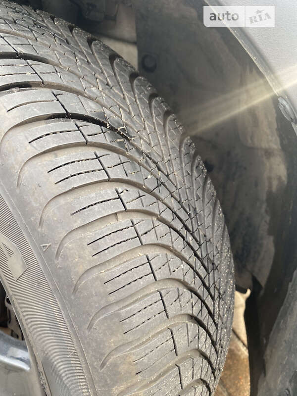 Внедорожник / Кроссовер Ford Kuga 2016 в Киеве фото 21 Внедорожник / Кроссовер Ford Kuga 2016 в Киеве