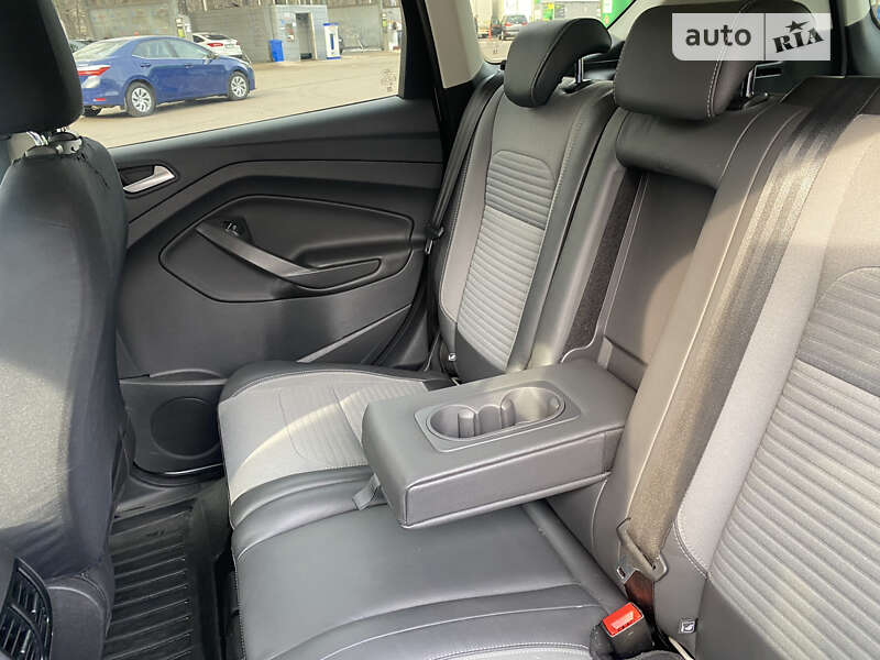 Внедорожник / Кроссовер Ford Kuga 2016 в Киеве фото 16 Внедорожник / Кроссовер Ford Kuga 2016 в Киеве