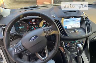 Позашляховик / Кросовер Ford Kuga 2016 в Ратному