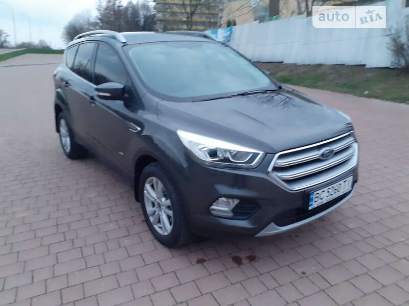 Внедорожник / Кроссовер Ford Kuga 2018 в 