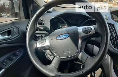 Внедорожник / Кроссовер Ford Kuga 2013 в Каменском