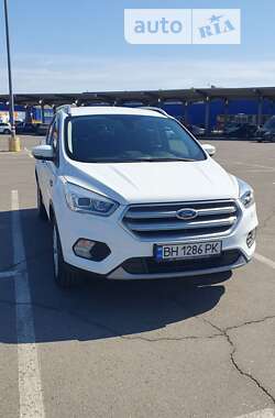 Внедорожник / Кроссовер Ford Kuga 2017 в Одессе