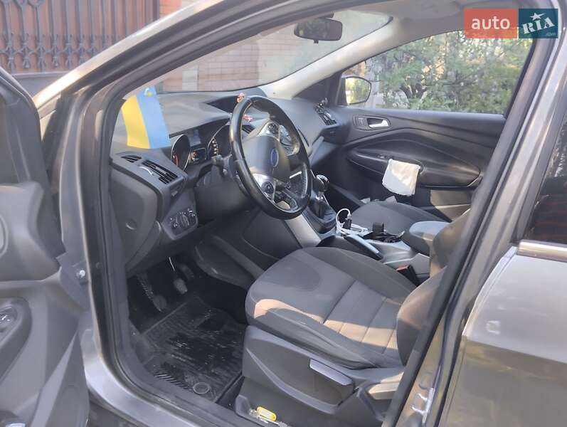 Внедорожник / Кроссовер Ford Kuga 2013 в Измаиле фото 5 Внедорожник / Кроссовер Ford Kuga 2013 в Измаиле