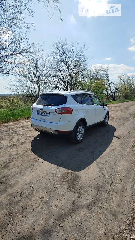 Внедорожник / Кроссовер Ford Kuga 2011 в Еланце