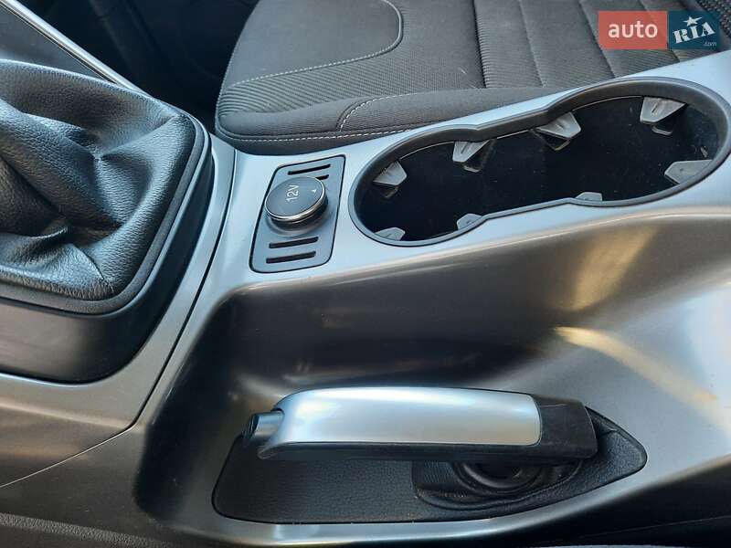 Внедорожник / Кроссовер Ford Kuga 2015 в Каменском