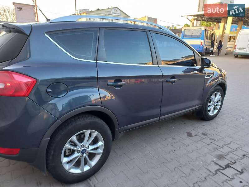 Внедорожник / Кроссовер Ford Kuga 2012 в Черновцах