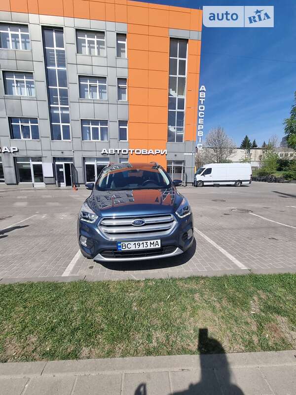 Внедорожник / Кроссовер Ford Kuga 2019 в Львове