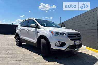 Внедорожник / Кроссовер Ford Kuga 2017 в Ирпене
