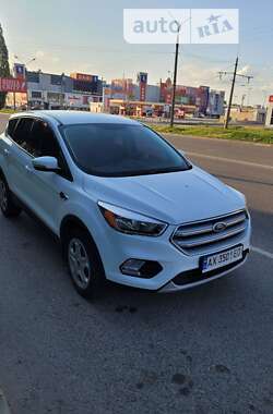 Позашляховик / Кросовер Ford Kuga 2016 в Харкові