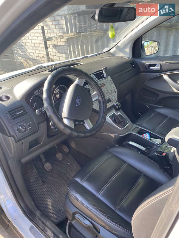 Внедорожник / Кроссовер Ford Kuga 2010 в Кегичевке