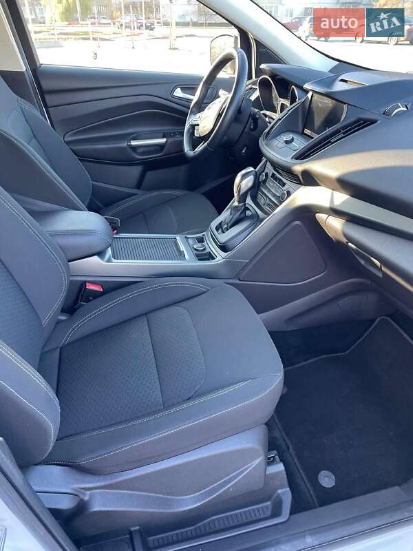 Внедорожник / Кроссовер Ford Kuga 2018 в Сумах