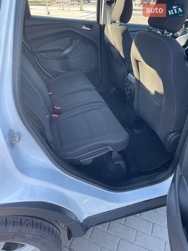 Внедорожник / Кроссовер Ford Kuga 2018 в Сумах