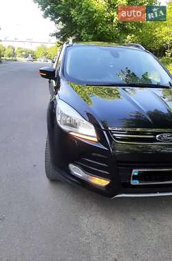 Внедорожник / Кроссовер Ford Kuga 2015 в 