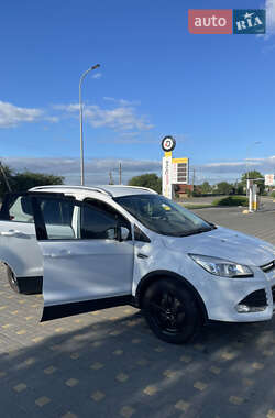 Внедорожник / Кроссовер Ford Kuga 2014 в 